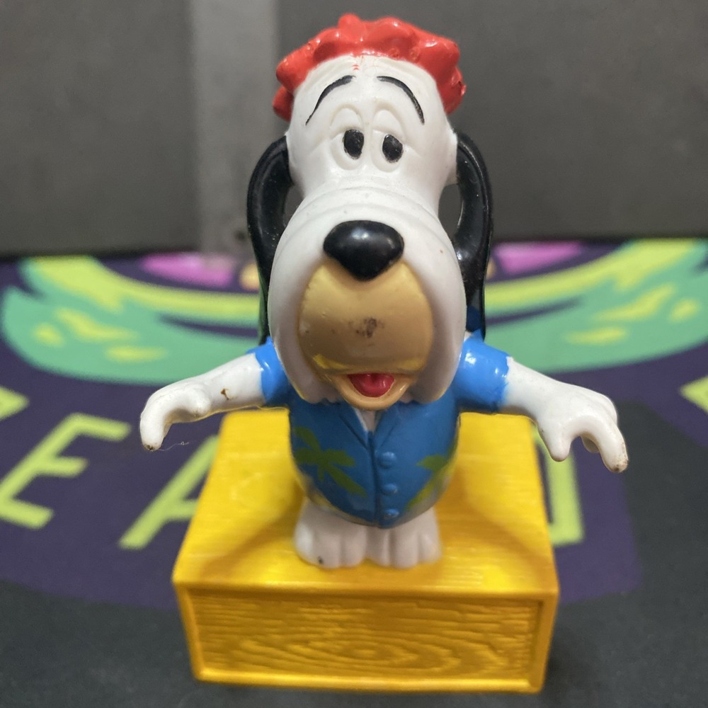 Vintage Droopy Dog Standing on Box 1989 Turner Entertainment  Figure 3.5"